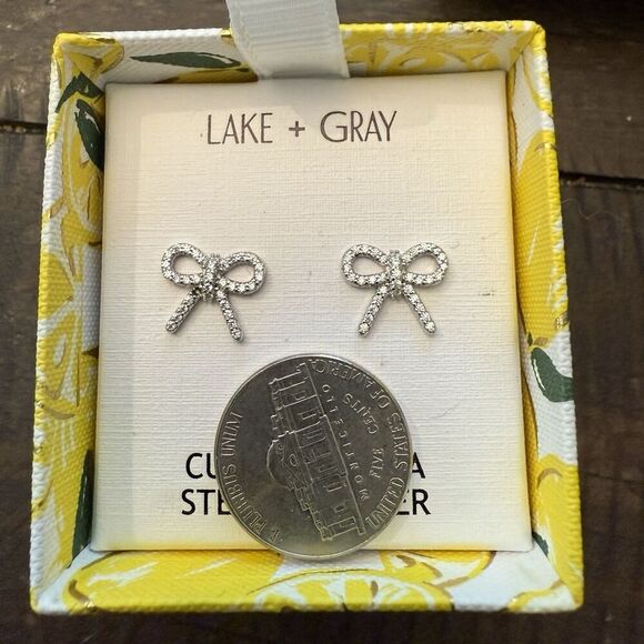 Lake & Gray Cubic Zirconia Sterling Silver Bow Stud Earrings Lemon Gift Box New - Picture 4 of 4